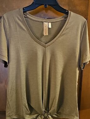 INDYEVA Tan Knot Front V-Neck Short Sleeve Tee